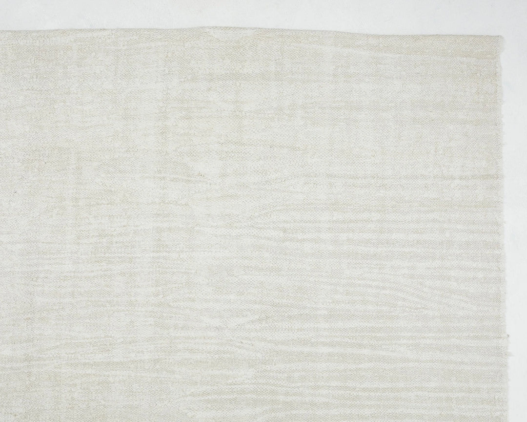 White Kilim Rug 8' 1" x 11' 1" | No. VR79372