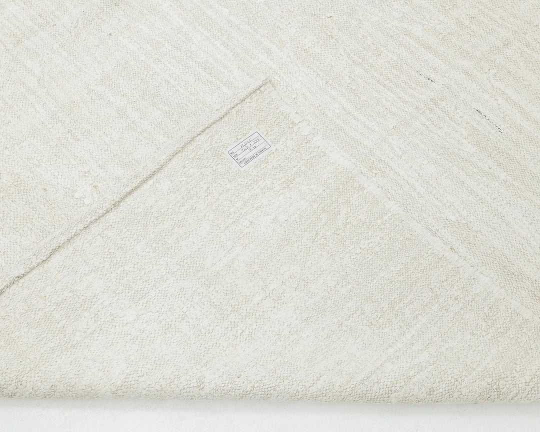 White Kilim Rug 8' 1" x 11' 1" | No. VR79372