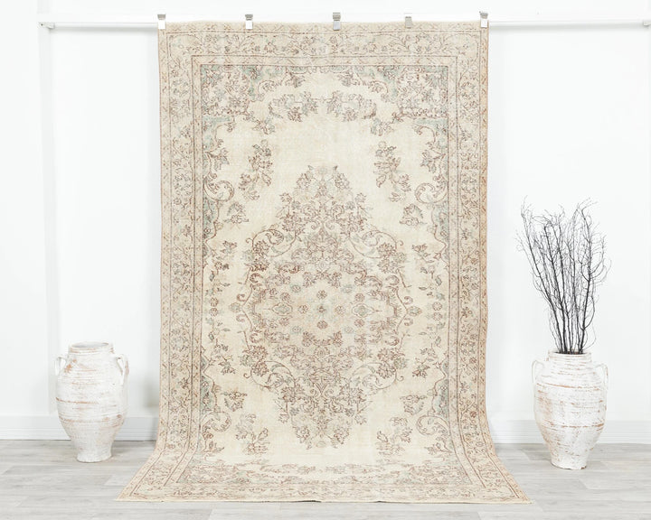 Beige Oushak Rug 5' x 9' | No. VR79545