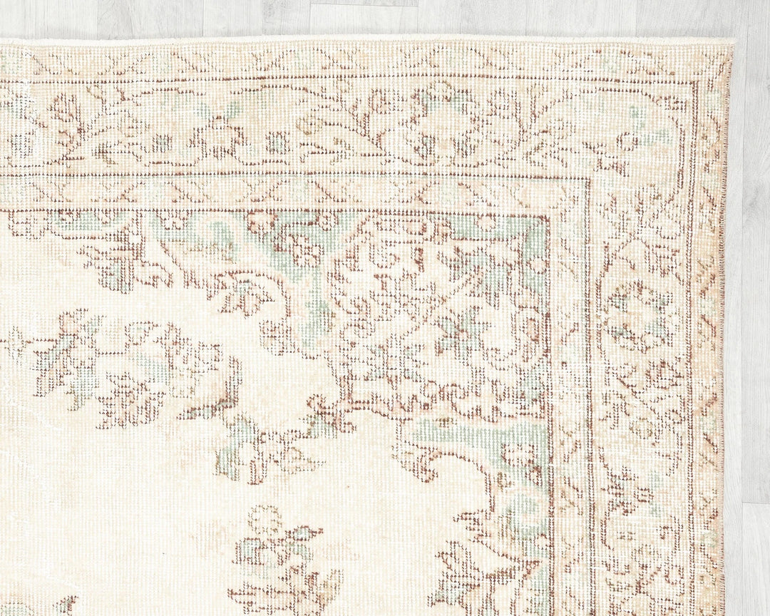 Beige Oushak Rug 5' x 9' | No. VR79545