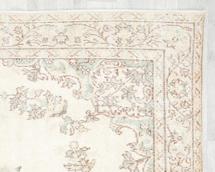 Beige Oushak Rug 5' x 9' | No. VR79545