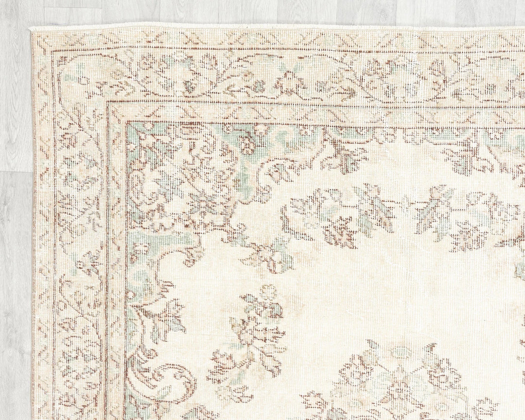 Beige Oushak Rug 5' x 9' | No. VR79545