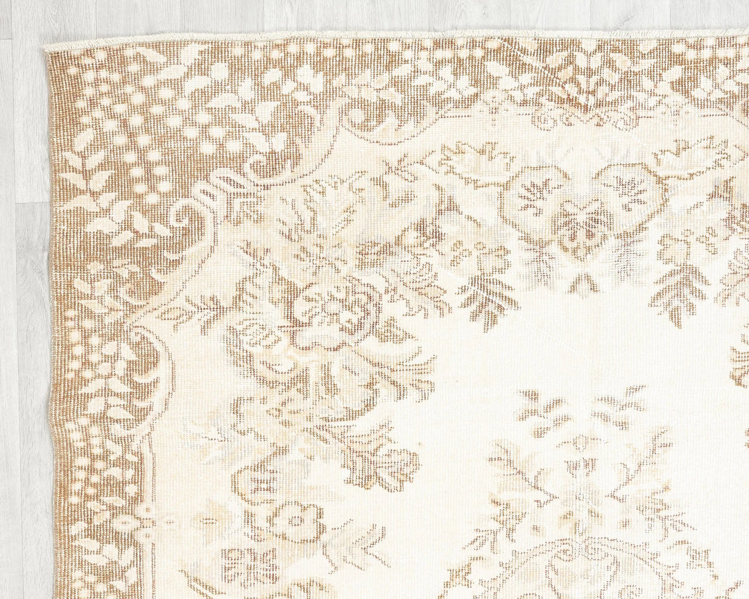 Beige Turkish Oushak Rug 5' 4" x 8' 8" Hand-Knotted border