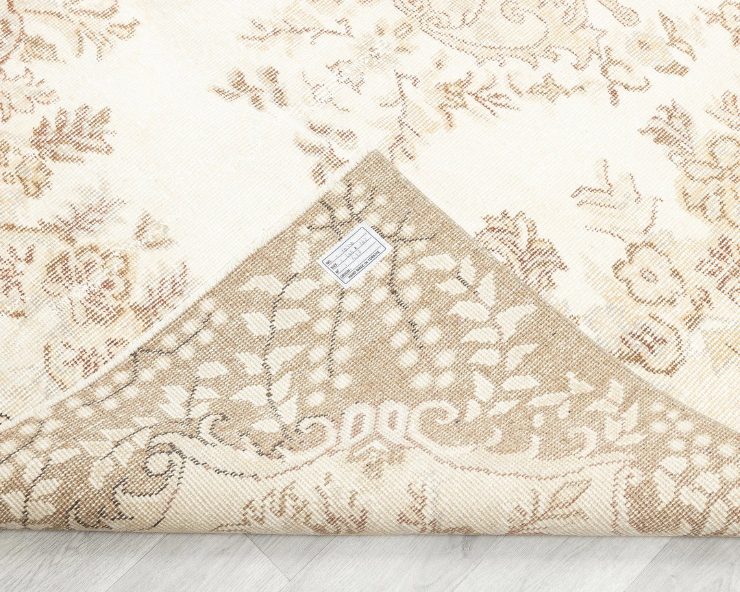 Beige Turkish Oushak Rug 5' 4" x 8' 8" Hand-Knotted texture