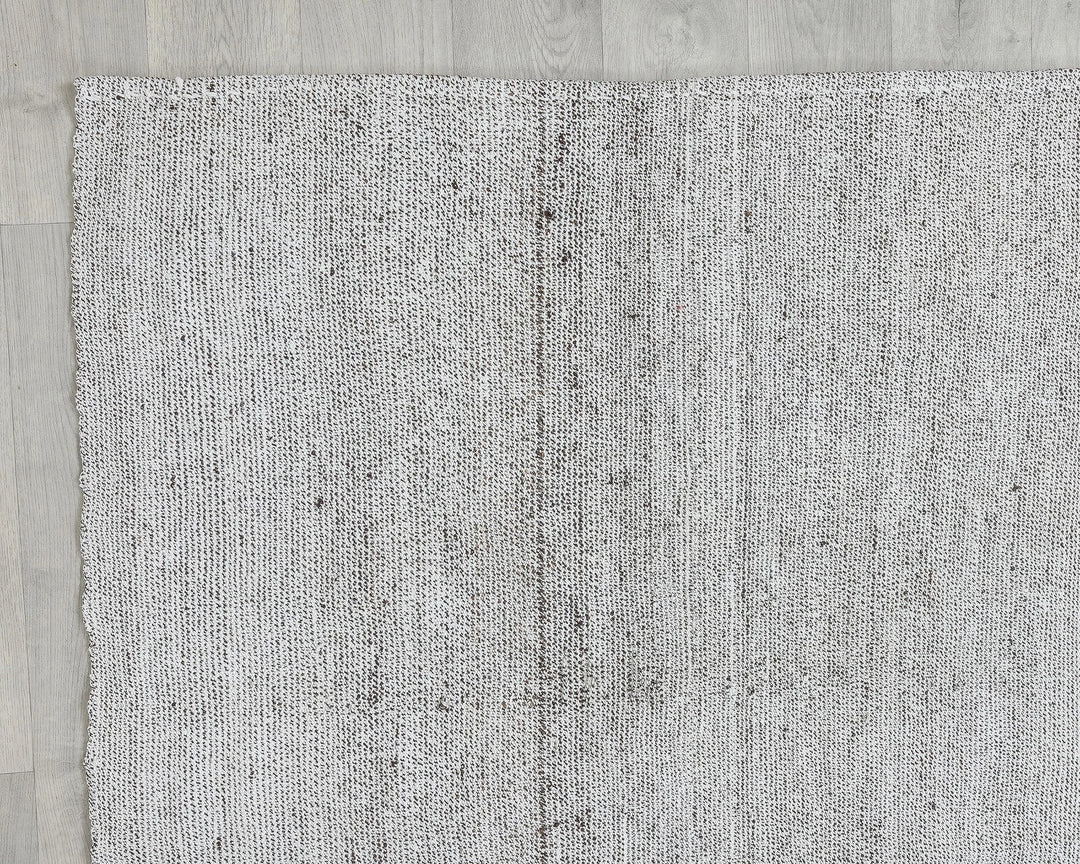 Gray Turkish Kilim Rug 6' x 9' Flat-Weave border