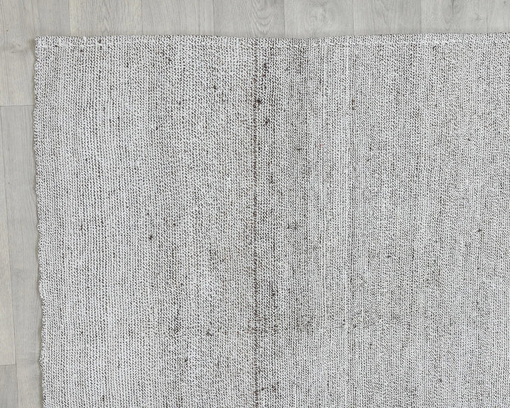 Gray Turkish Kilim Rug 6' x 9' Flat-Weave border