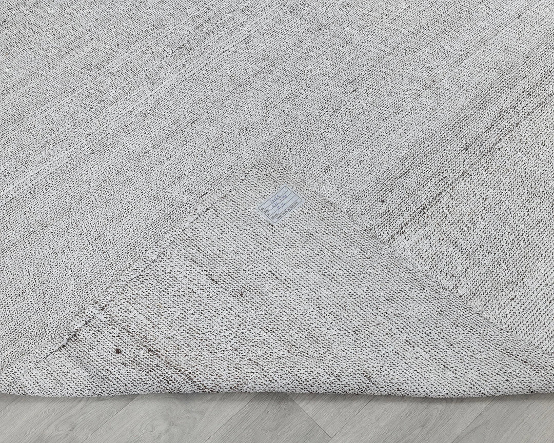 Gray Turkish Kilim Rug 6' x 9' Flat-Weave texture