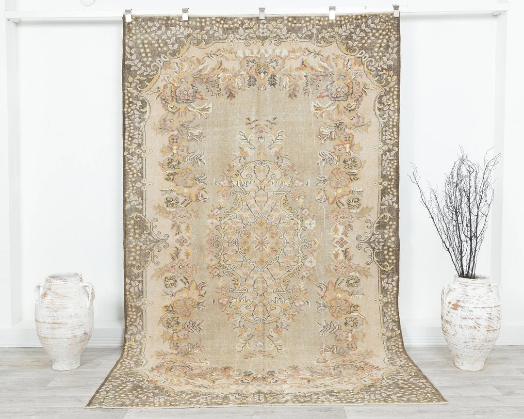 Oushak Rug 5' 8" x 9' 1" | No. VR80239