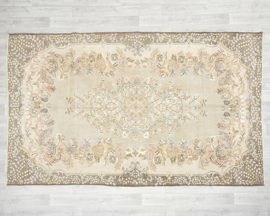 Oushak Rug 5' 8" x 9' 1" | No. VR80239