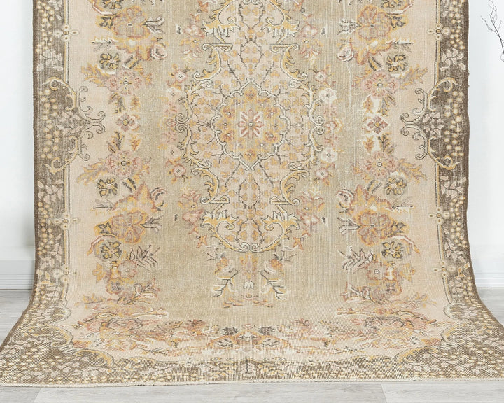 Oushak Rug 5' 8" x 9' 1" | No. VR80239