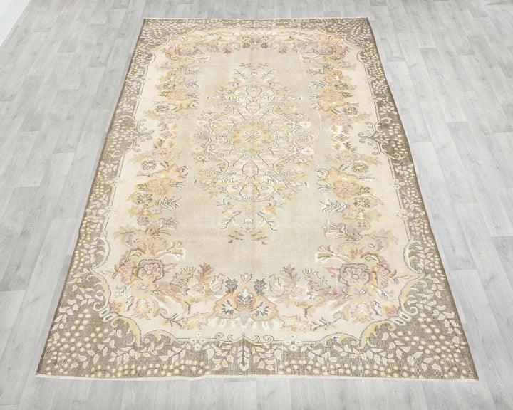 Oushak Rug 5' 8" x 9' 1" | No. VR80239