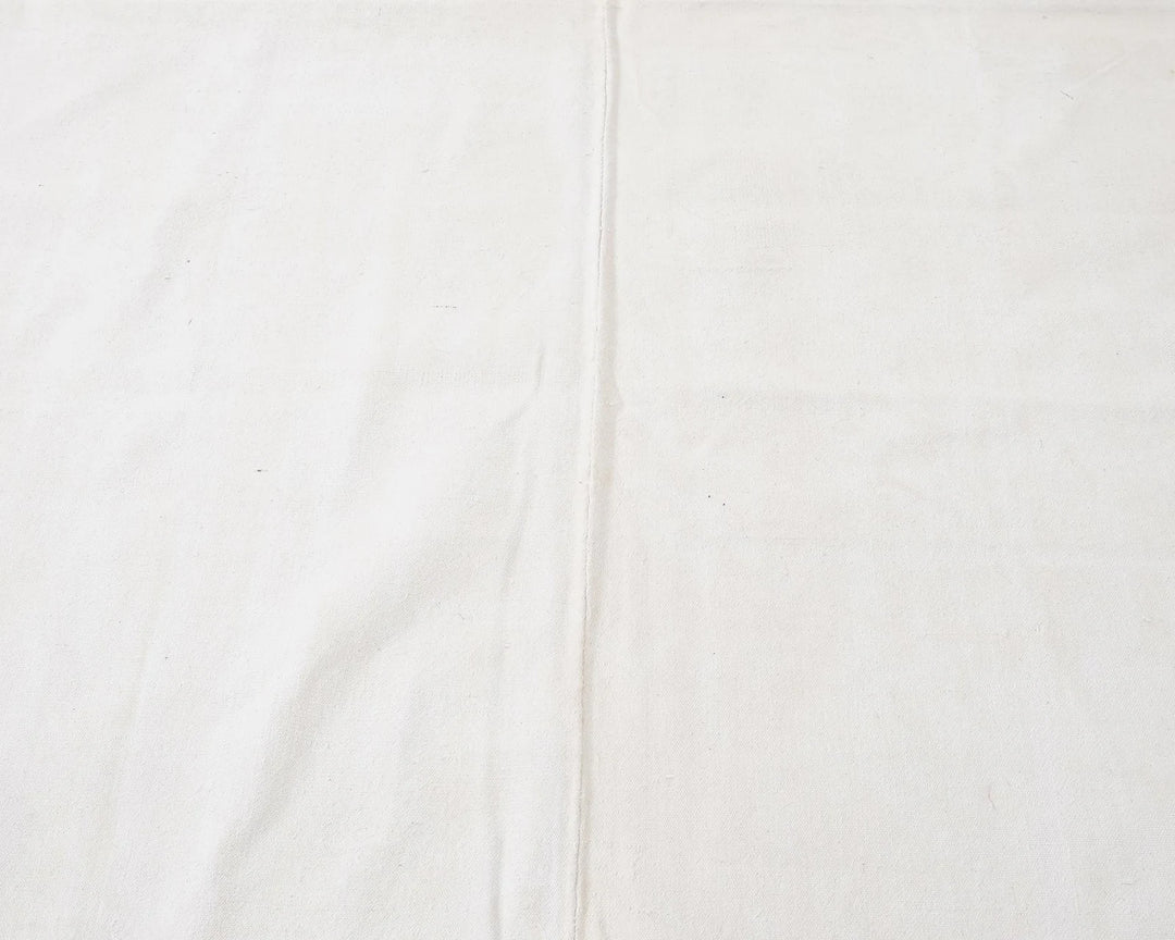White Kilim Rug 4' 7" x 7' 4" | No. VR80698