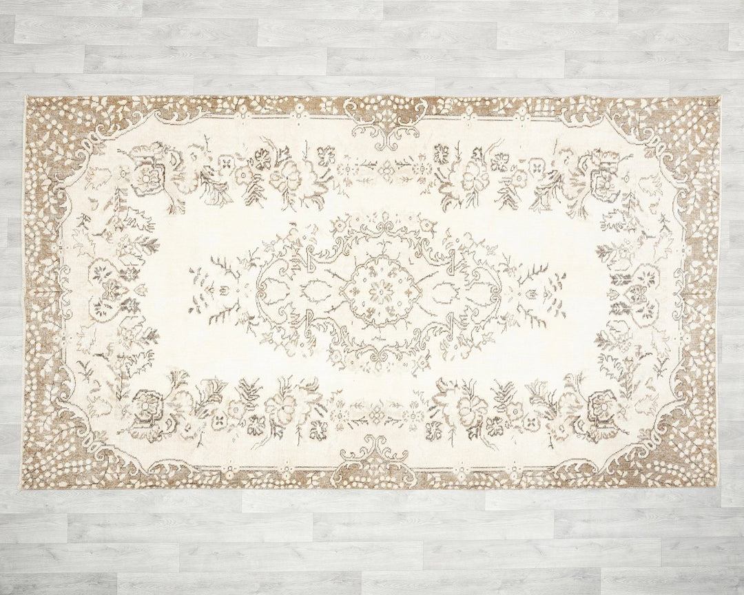 Beige Turkish Oushak Rug 5'6" x 9'4" Hand-Knotted | No. VR80740