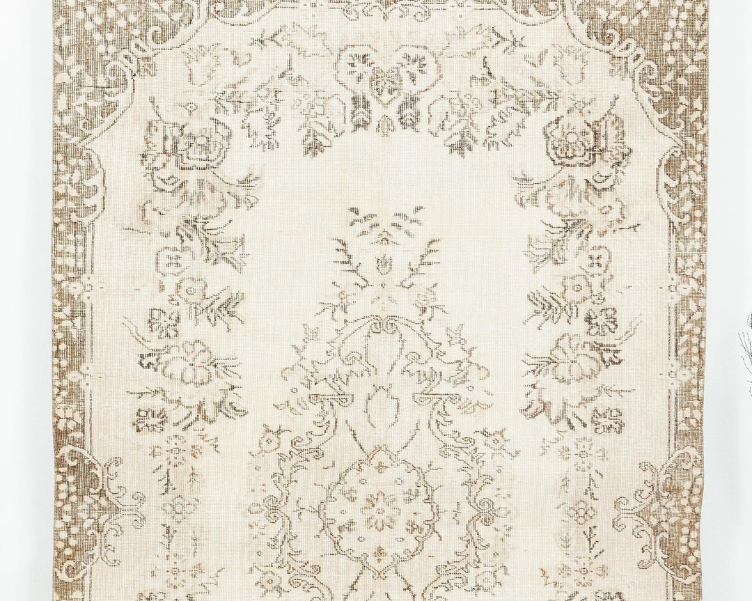Beige Turkish Oushak Rug 5'6" x 9'4" Hand-Knotted | No. VR80740