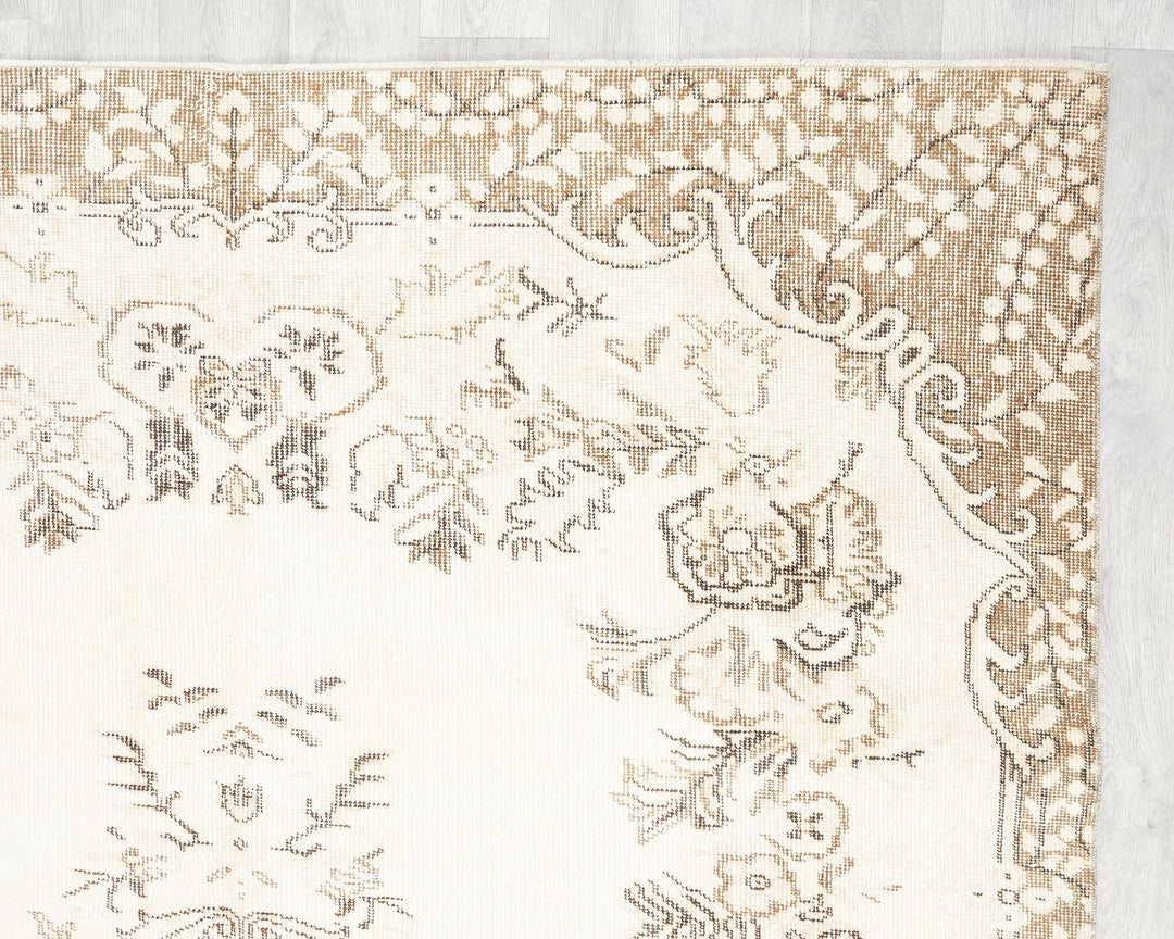 Beige Turkish Oushak Rug 5'6" x 9'4" Hand-Knotted | No. VR80740