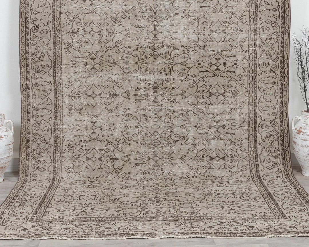Beige Turkish Oushak Rug 6'11" x 10'1" Hand-Knotted | No. VR81242