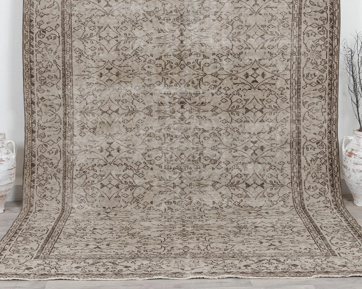 Beige Turkish Oushak Rug 6'11" x 10'1" Hand-Knotted | No. VR81242