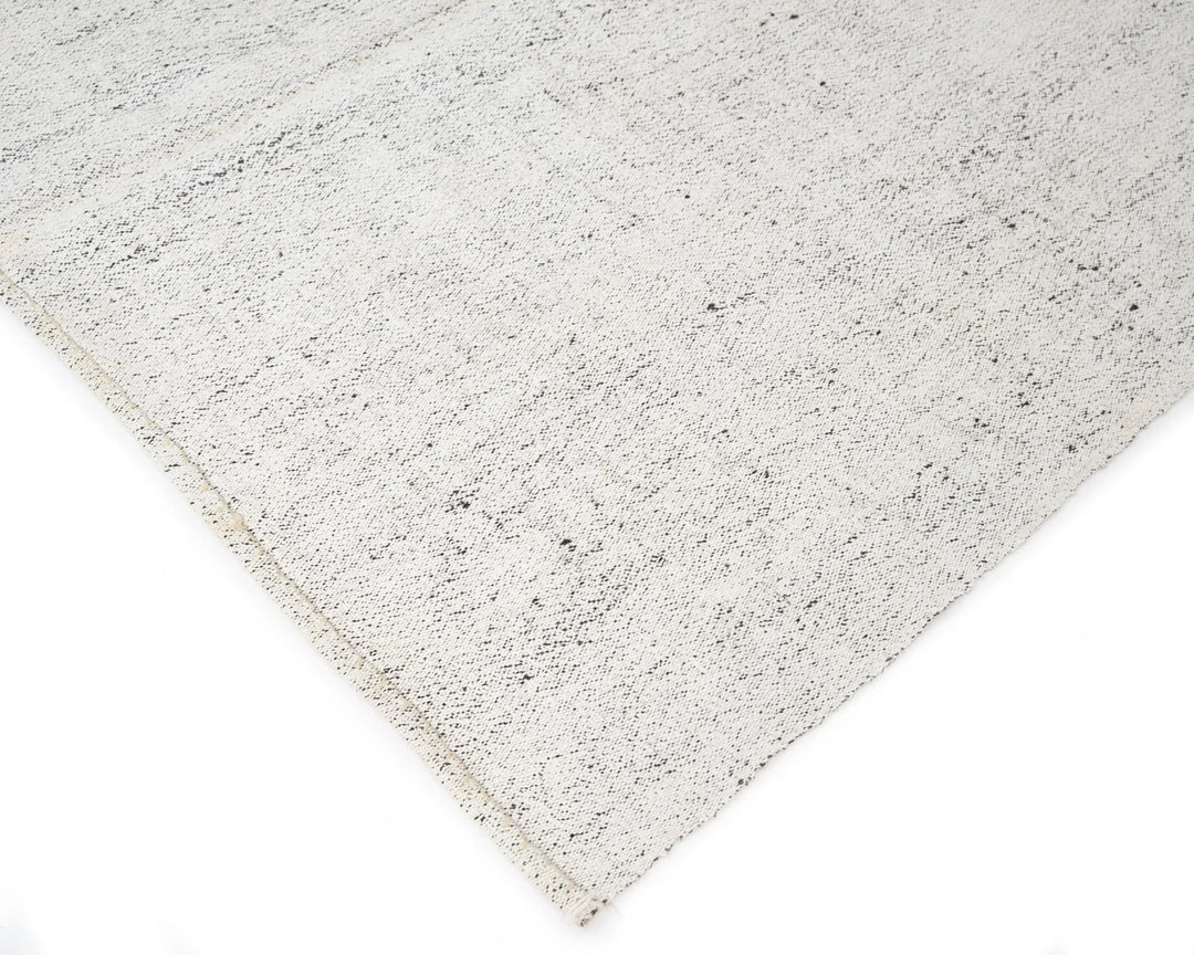 White Runner Rug 5' 1" x 15' 3" | No. VR81628