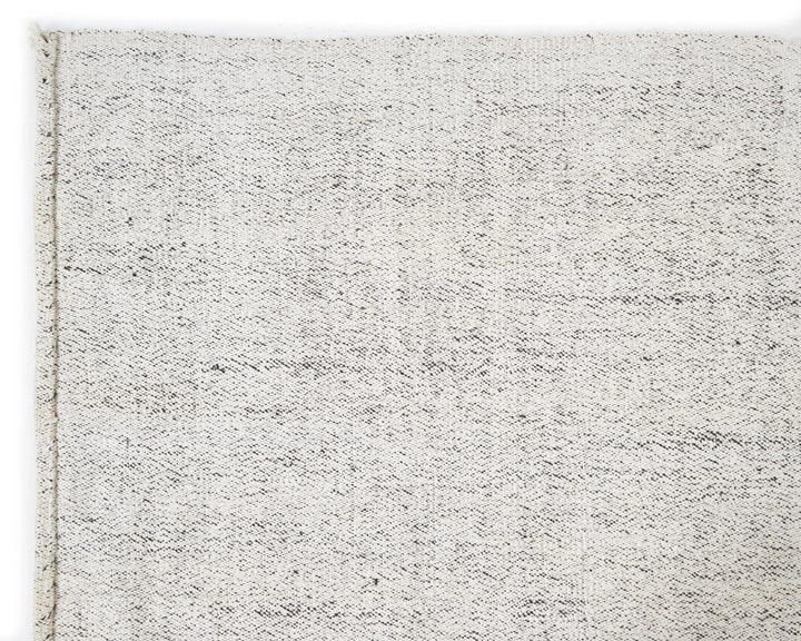 White Runner Rug 5' 1" x 15' 3" | No. VR81628