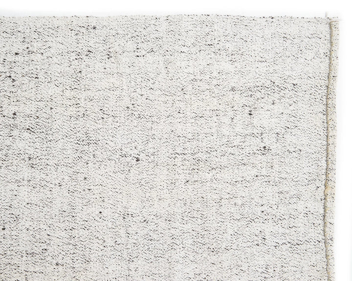 White Runner Rug 5' 1" x 15' 3" | No. VR81628