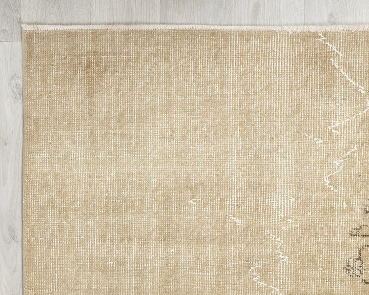 Beige Oushak Rug 6' x 6' 6" | No. VR81855