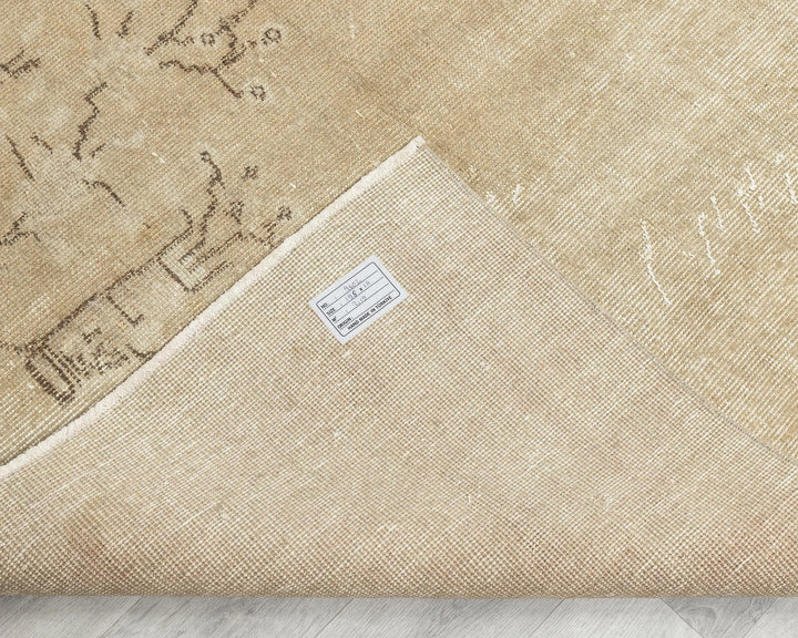 Beige Oushak Rug 6' x 6' 6" | No. VR81855