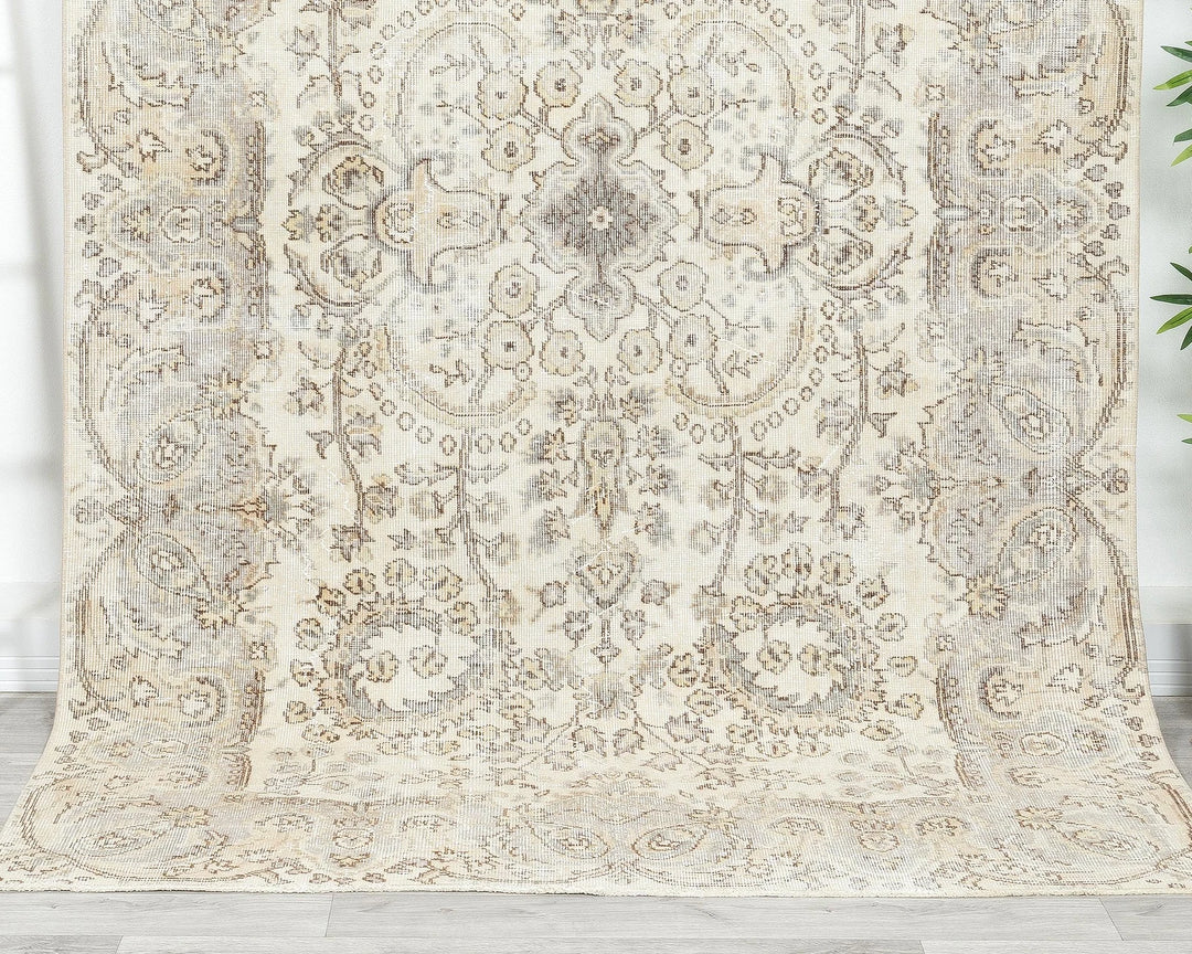 Beige Turkish Oushak Rug 5' 7" x 8' 8" Hand-Knotted detail