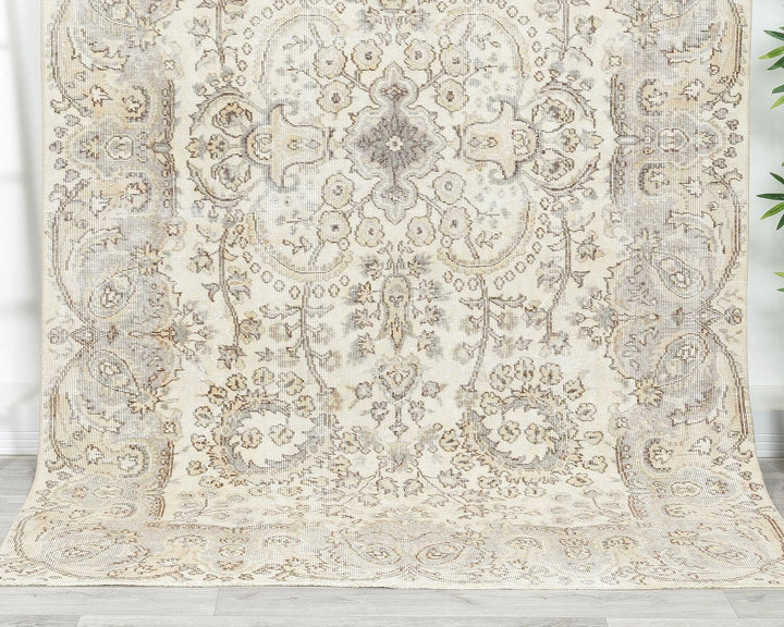 Beige Turkish Oushak Rug 5' 7" x 8' 8" Hand-Knotted detail