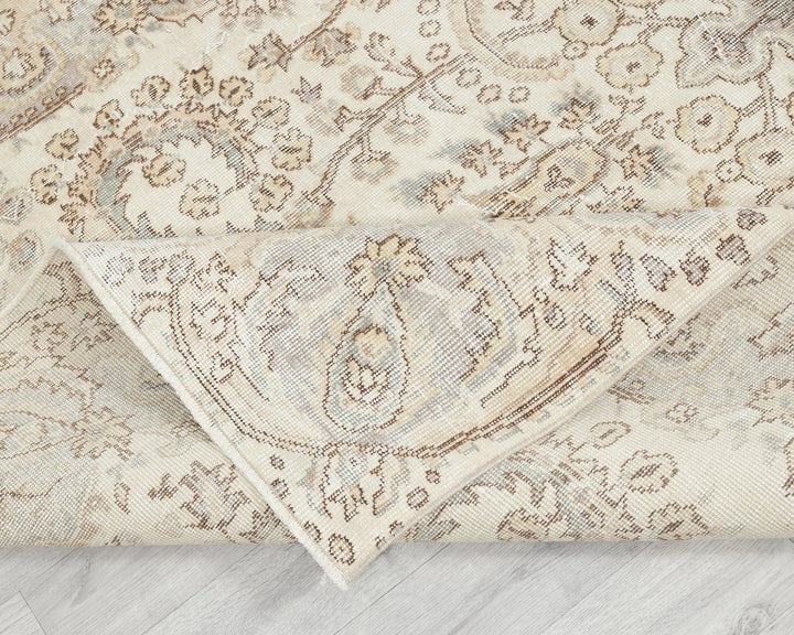 Beige Turkish Oushak Rug 5' 7" x 8' 8" Hand-Knotted texture