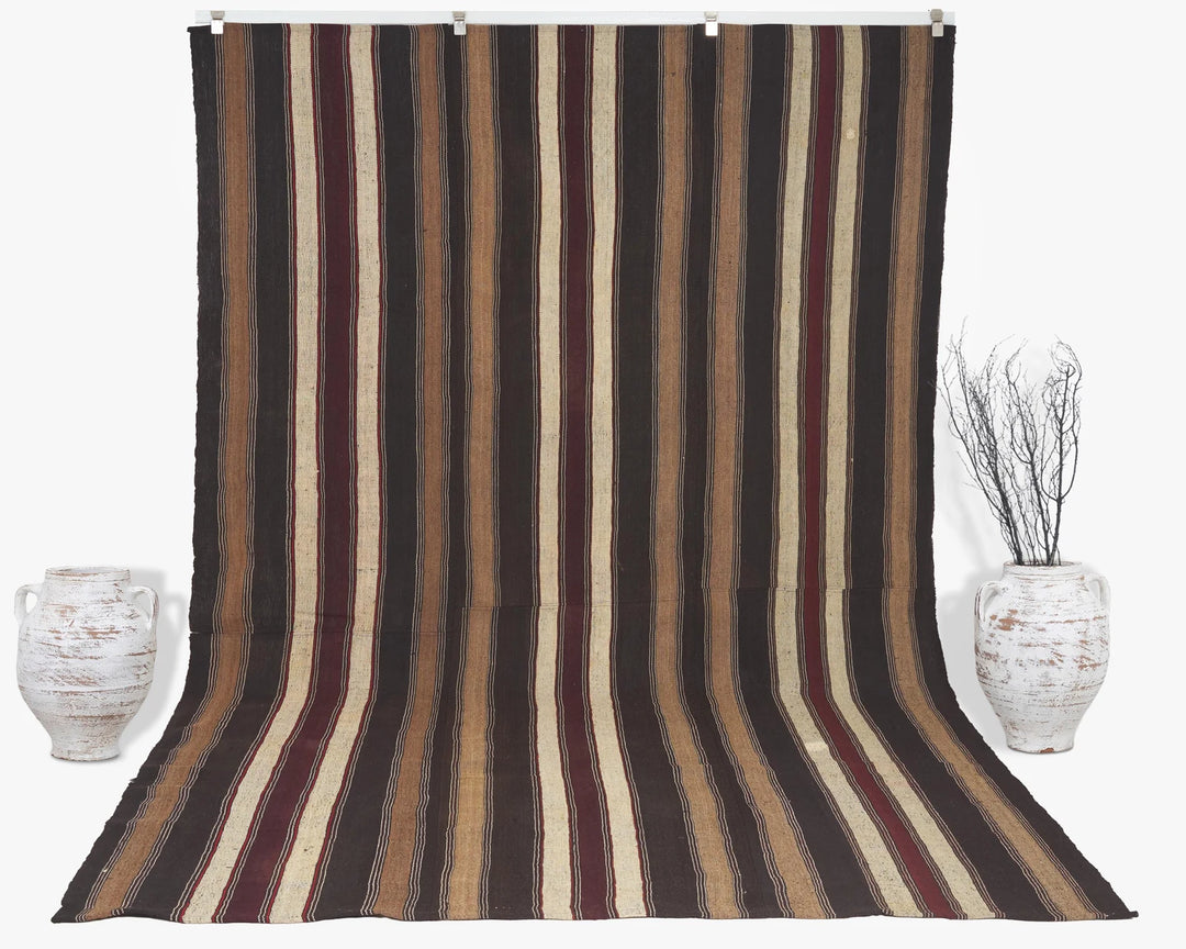 Kilim Rug 7' 1" x 11' 8" | No. VR82133