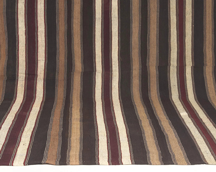 Kilim Rug 7' 1" x 11' 8" | No. VR82133