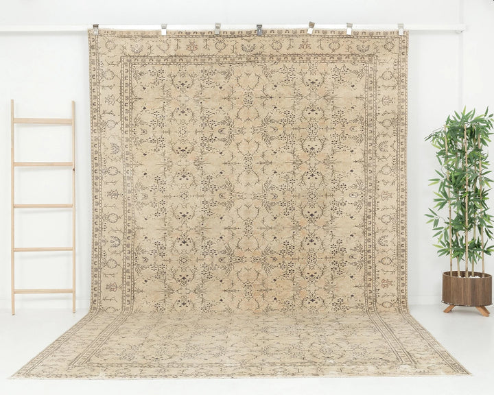Beige Turkish Oushak Rug 7'7" x 11'5" Hand-Knotted | No. VR82403