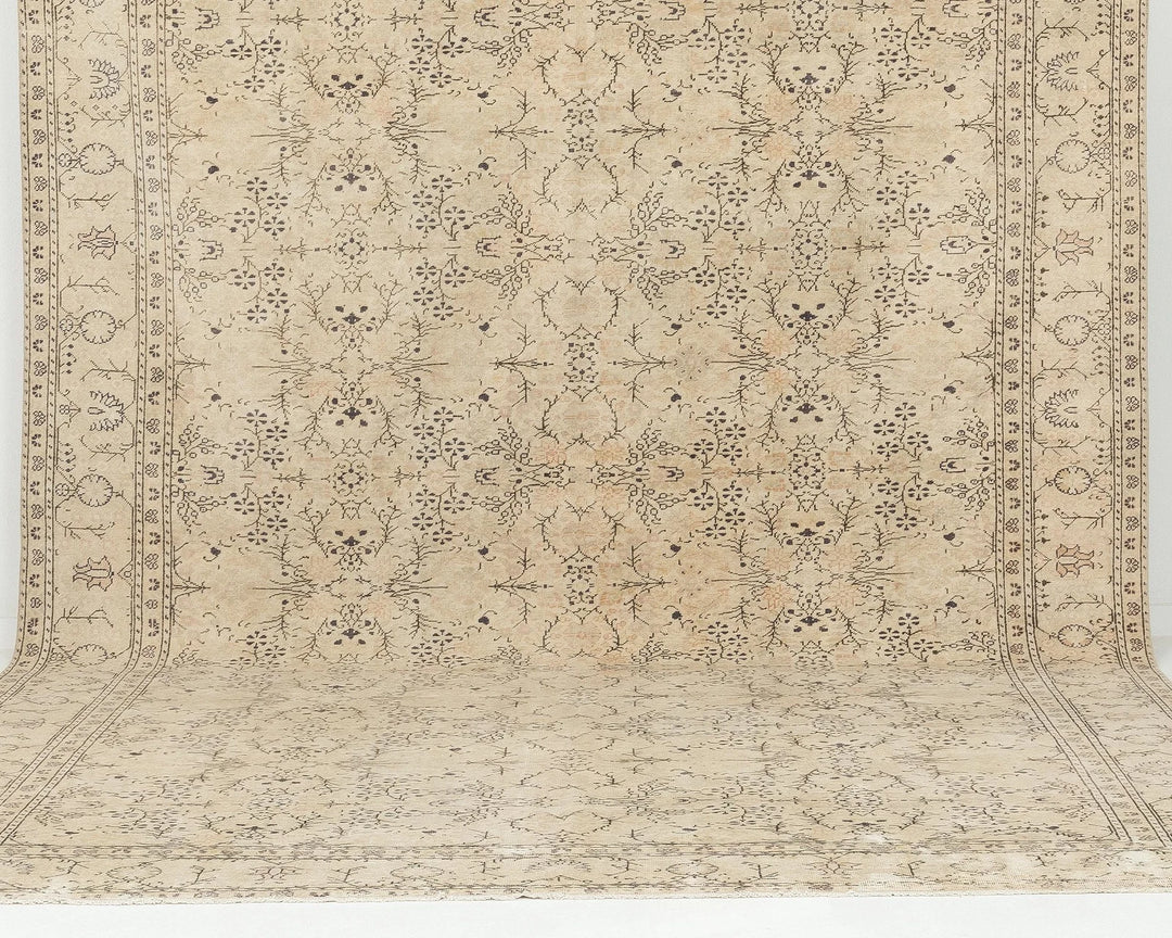 Beige Turkish Oushak Rug 7'7" x 11'5" Hand-Knotted | No. VR82403