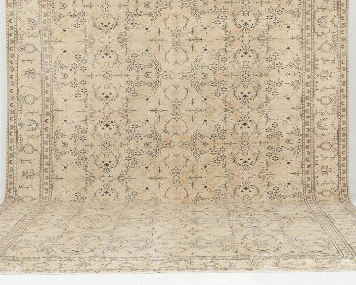 Beige Turkish Oushak Rug 7'7" x 11'5" Hand-Knotted | No. VR82403