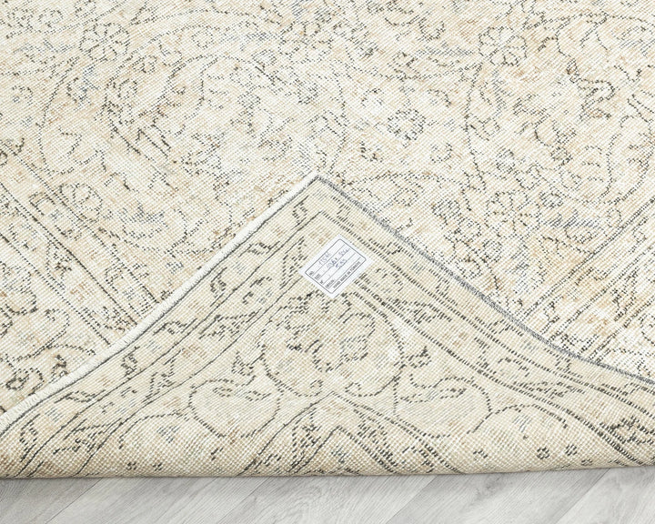Multicolor Turkish Oushak Rug 6' 5" x 10' Hand-Knotted texture