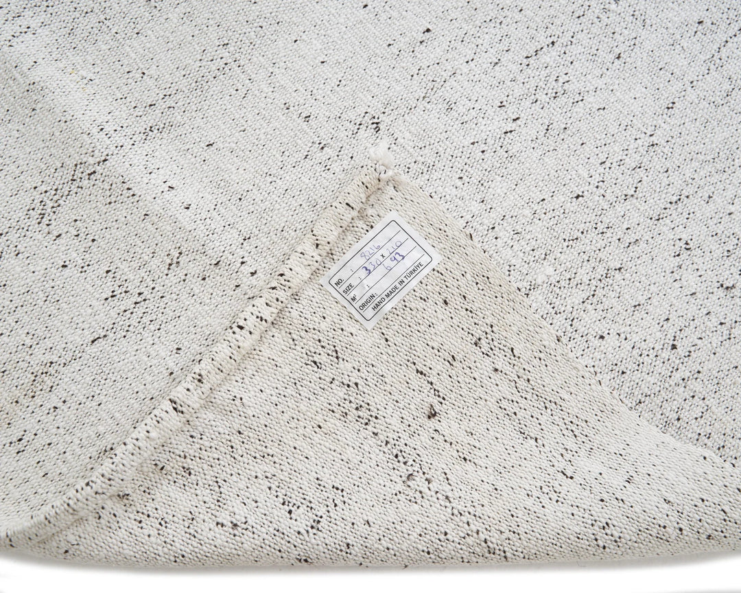White Turkish Kilim Rug 6'11" x 10'10" Flat-Weave | No. VR82820