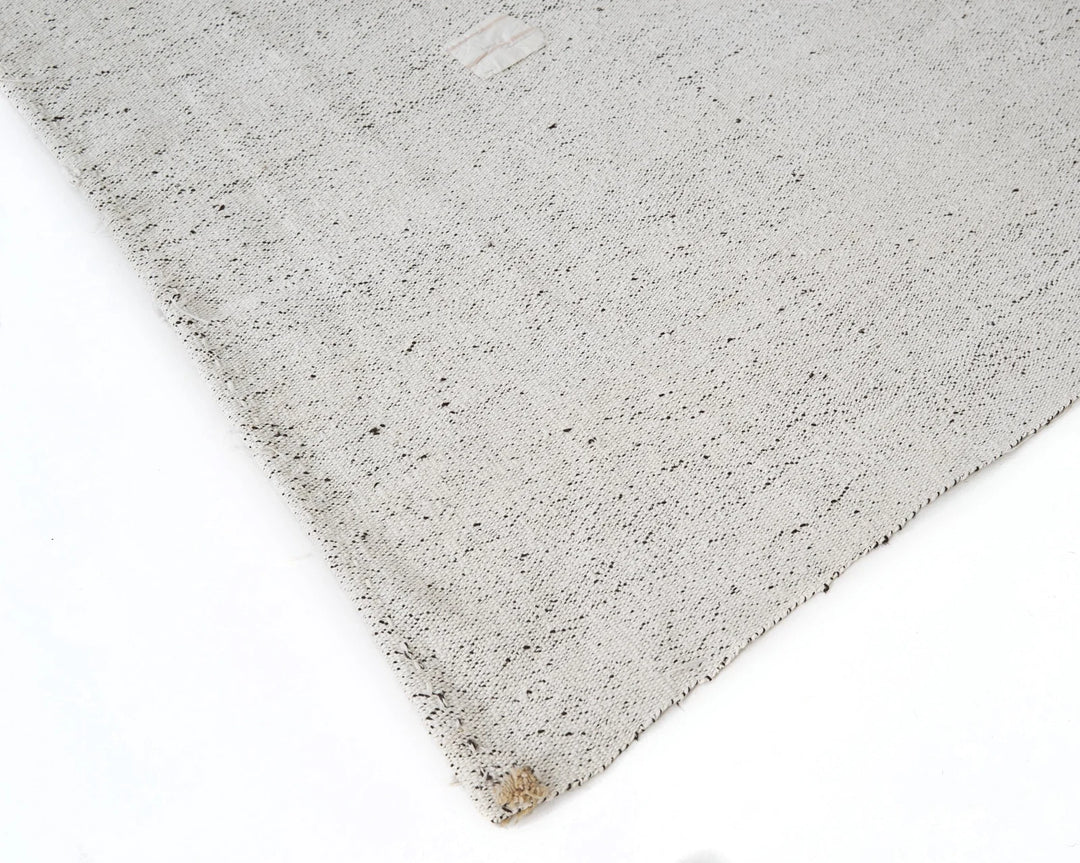 White Turkish Kilim Rug 6'11" x 10'10" Flat-Weave | No. VR82820