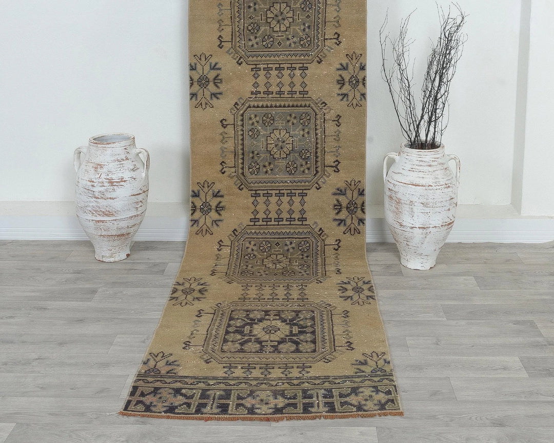 Rust Turkish Oushak Rug 2'7" x 10'7" Hand-Knotted detail
