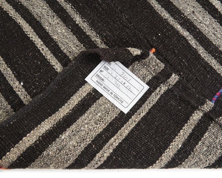 Brown Turkish Kilim Rug 5' 7" x 7' 5" Flat-Weave | No. VR83402
