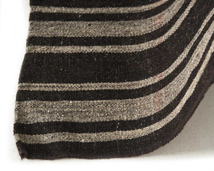 Brown Turkish Kilim Rug 5' 7" x 7' 5" Flat-Weave | No. VR83402