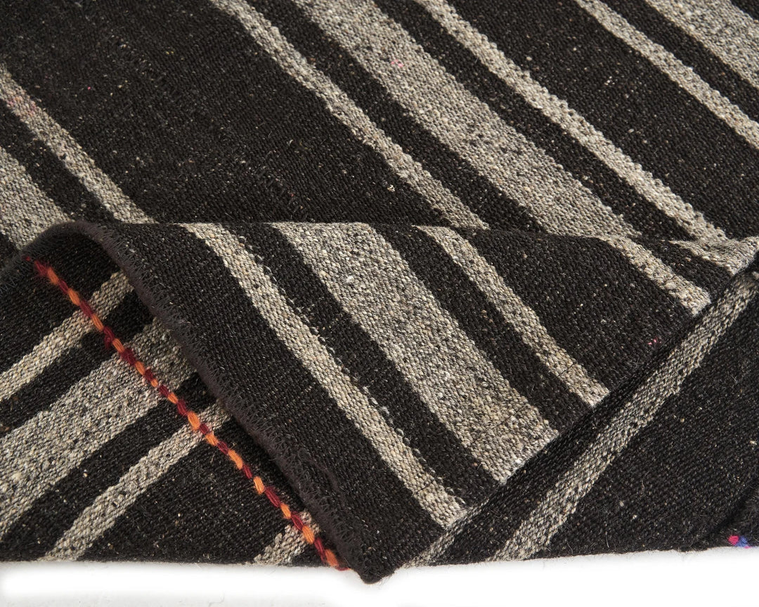 Brown Turkish Kilim Rug 5' 7" x 7' 5" Flat-Weave | No. VR83402