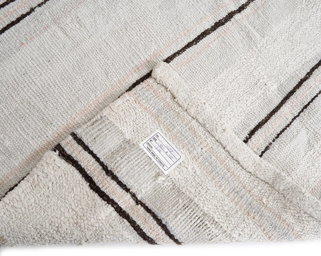 White Kilim Rug 6' 5" x 10' 2" | No. VR83733