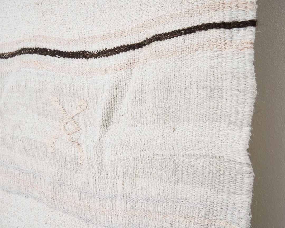 White Kilim Rug 6' 5" x 10' 2" | No. VR83733