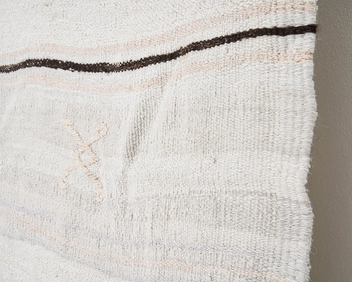 White Kilim Rug 6' 5" x 10' 2" | No. VR83733