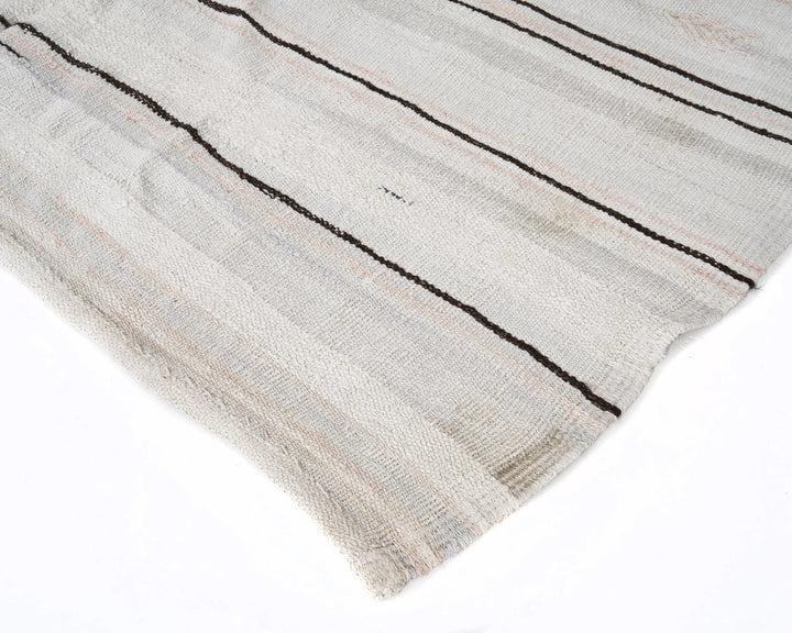 White Kilim Rug 6' 5" x 10' 2" | No. VR83733