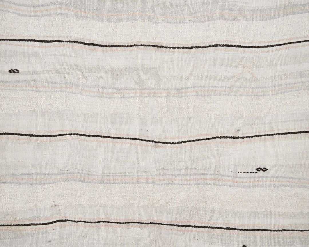 White Kilim Rug 6' 5" x 10' 2" | No. VR83733