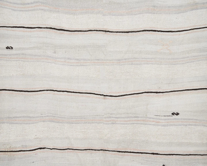White Kilim Rug 6' 5" x 10' 2" | No. VR83733