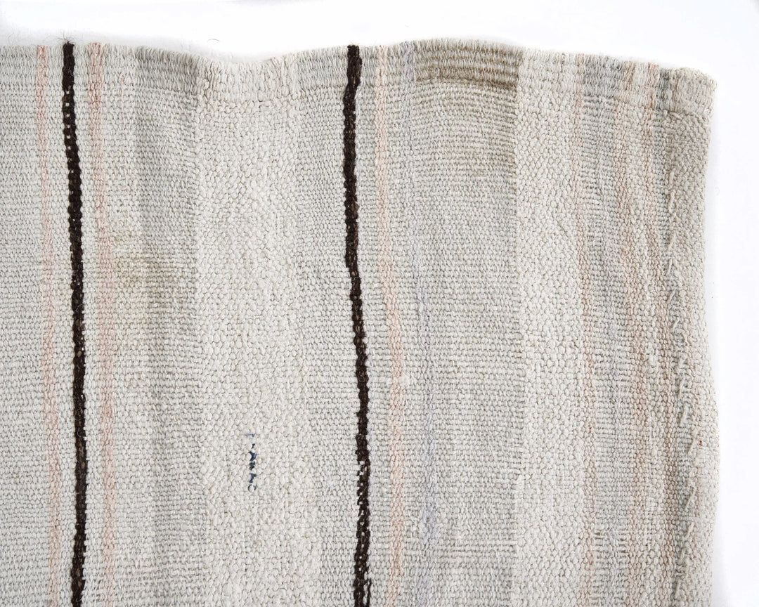 White Kilim Rug 6' 5" x 10' 2" | No. VR83733
