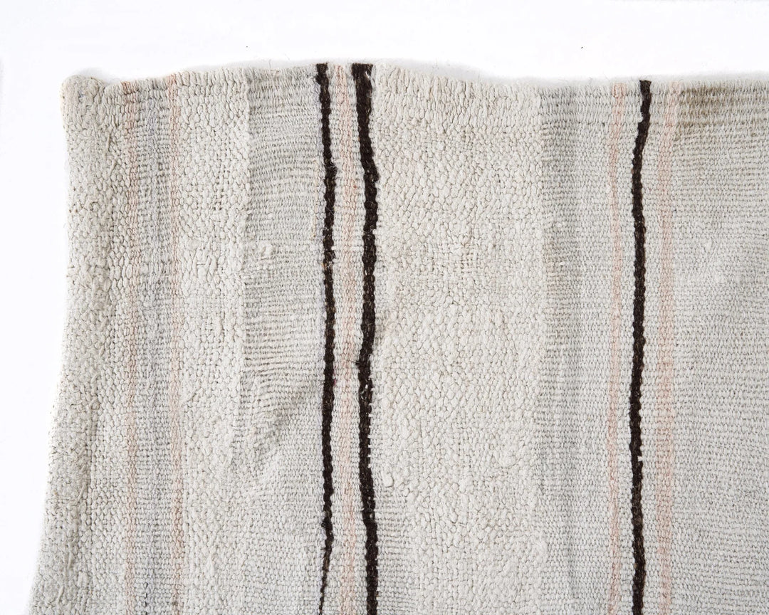 White Kilim Rug 6' 5" x 10' 2" | No. VR83733