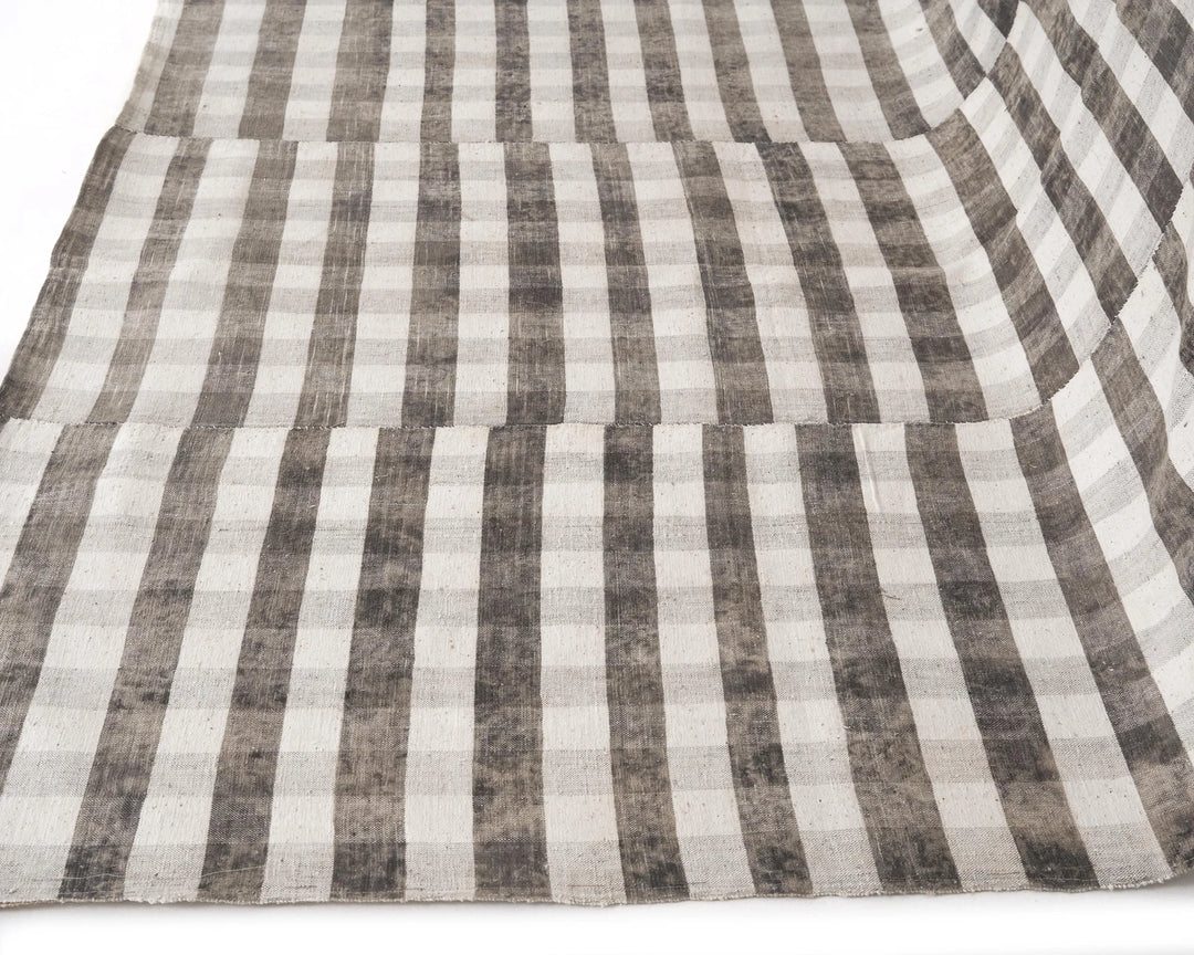 Kilim Rug 5' 6" x 9' 7" | No. VR83986